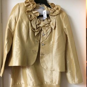 New with tag 2 piece dress suite
