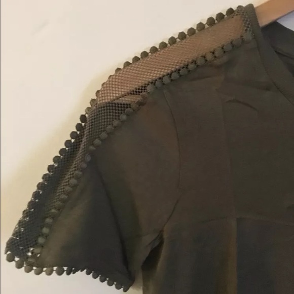 BNWT Topshop Army Green Crochet Top US 2 - Picture 3 of 4