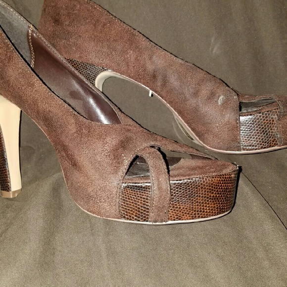 Heels - Picture 2 of 4