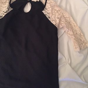 Lace sleeves blouse