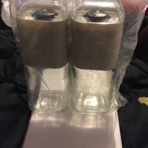 Beautiful salt and pepper grinder set