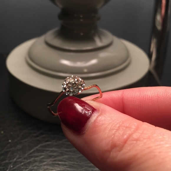 💥Final Price💥 FIRM - Petite rose gold wavy band
