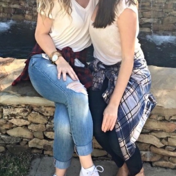 AE light ripped jeans size 8