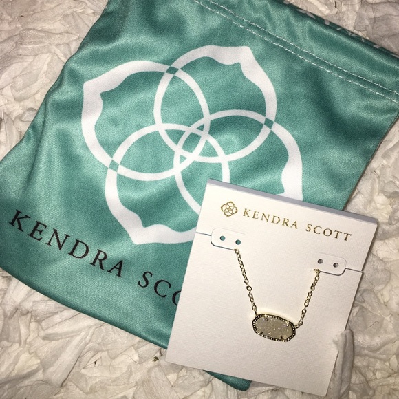 Kendra Scott necklace