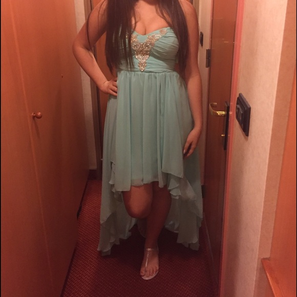 Formal Dress - Picture 1 of 1
