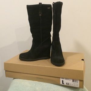 UGG Soleil suede black wedge boot