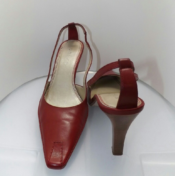 Red Pumps - Picture 3 of 4
