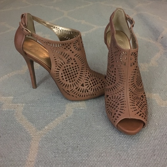 Tan beautifully detailed Jessica Simpson heels