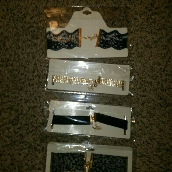 4 New Chokers (BUNDLE 2 SAVE) - Picture 4 of 4