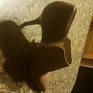 Michael michael kors alligator suede heels
