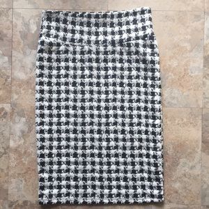 LuLaRoe Houndstooth Cassie Skirt