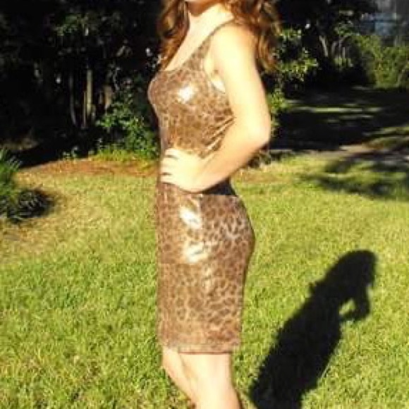 Keyhole Back Sequin Cache Dress