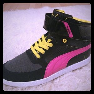 Like New Women's Puma Shoes 8.5