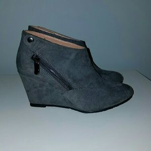 CL by Laundry wedges