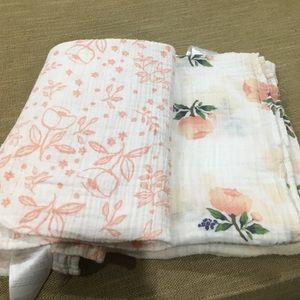 Lot of 2 Muslin Baby Swaddle Blankets