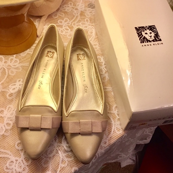 Anne Klein Shoes - Brand new!⚡️Anne Klein Gold Low Heel Shoes