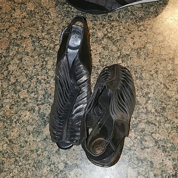 Heels - Picture 2 of 2