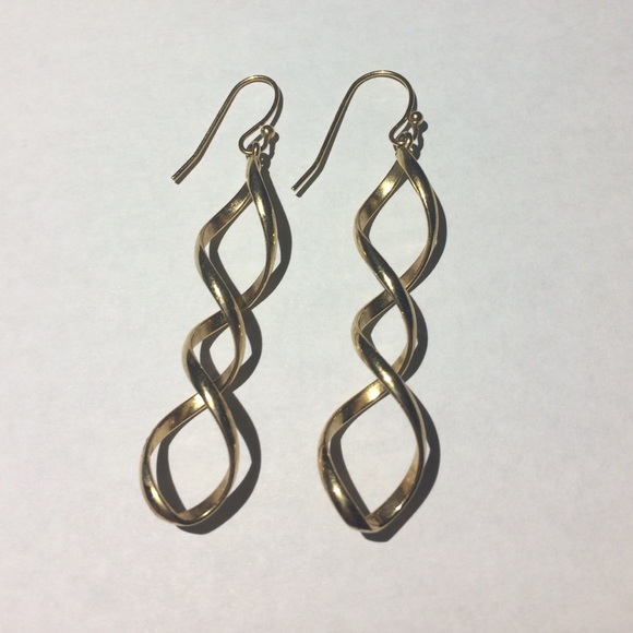 Gold twist earring set - Picture 1 of 3