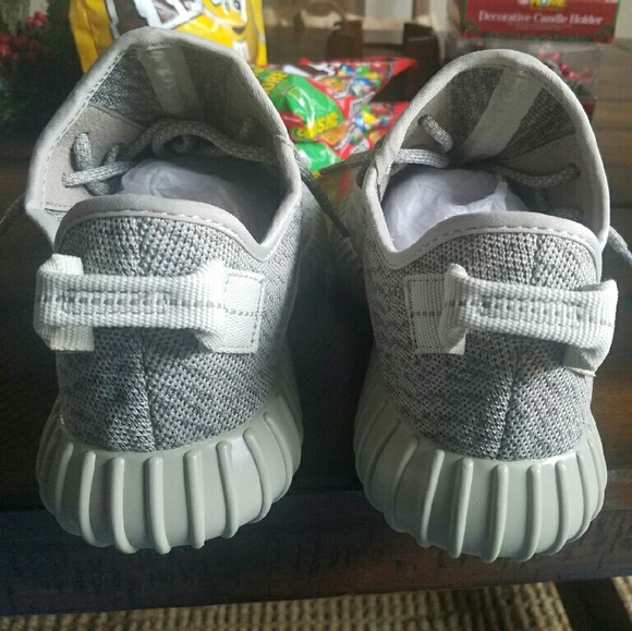 Yeezy Boost 350 Moonrock size 9
