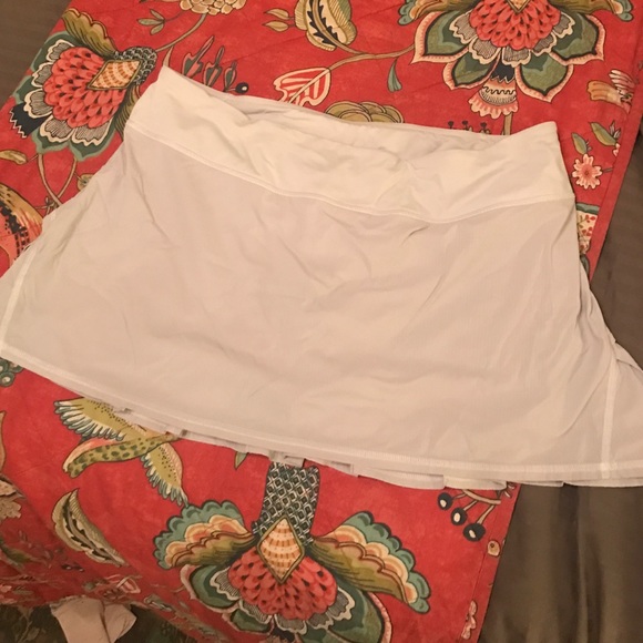 Lululemon Pacesetter Skirt-light gray!