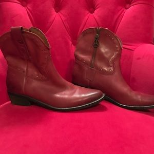 Leather Lucky cowboy booties