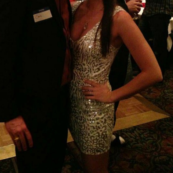 Show Stopper dress! - Picture 4 of 4