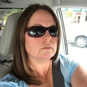 Meet your Posher, Joy