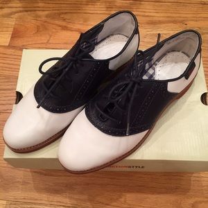 Moving Sale 📦 Bass Enfield Saddle Loafers