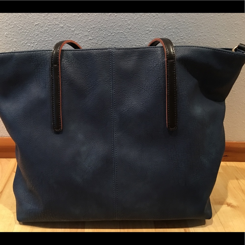 Handbag.  Used twice.  Excellent condition.