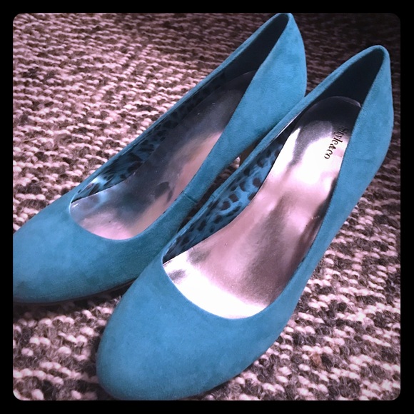 Turquoise suede 3 in heels