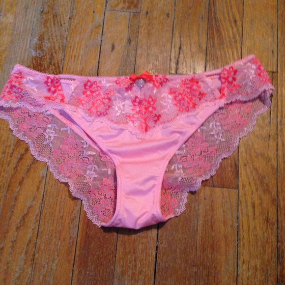 NWT Victoria Secret Cheekini