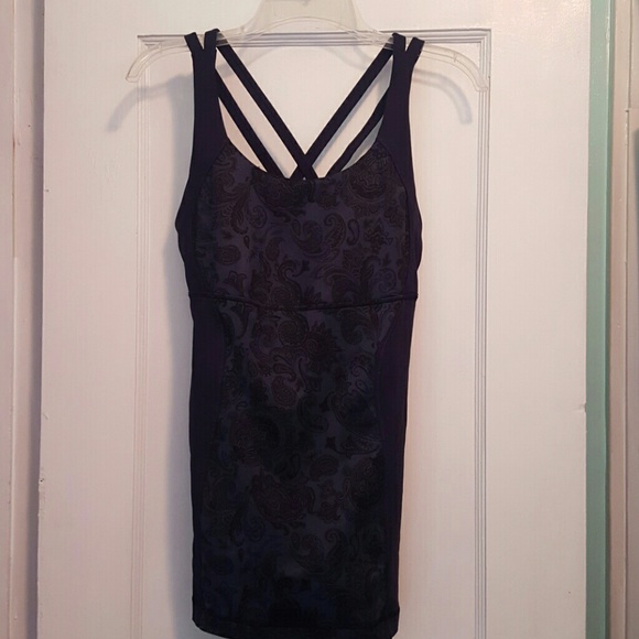 Lululemon sports top