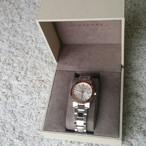 Ladies Burberry Authentic watch - Picture 3 of 4