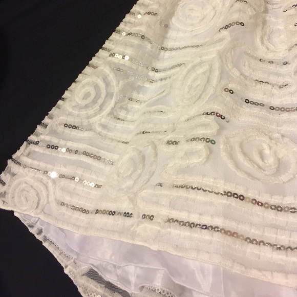 White short homecoming dress - Picture 2 of 3