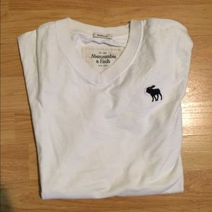 Abercrombie & Fitch V-neck T-shirt