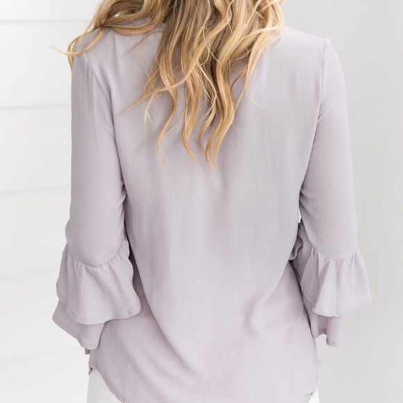 LAST 1 (SM) STONE HEARTS Gray Bell Sleeve Blouse - Picture 2 of 4