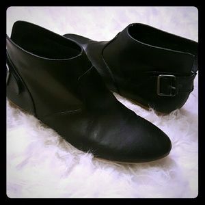 Report ankle flat black booties ,silver bucket 7.5