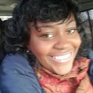 Meet your Posher, Nikia