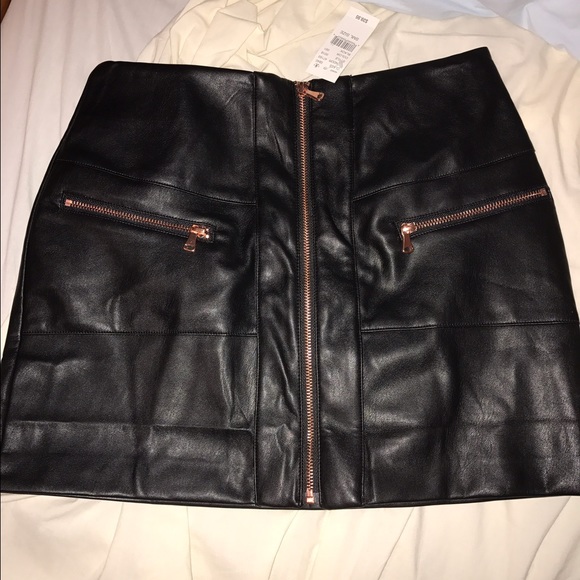 Kendall and Kylie leather zip up mini skirt NWT