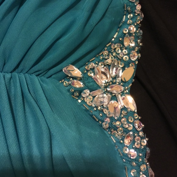 Long homecoming/ prom formal dress - Picture 3 of 3