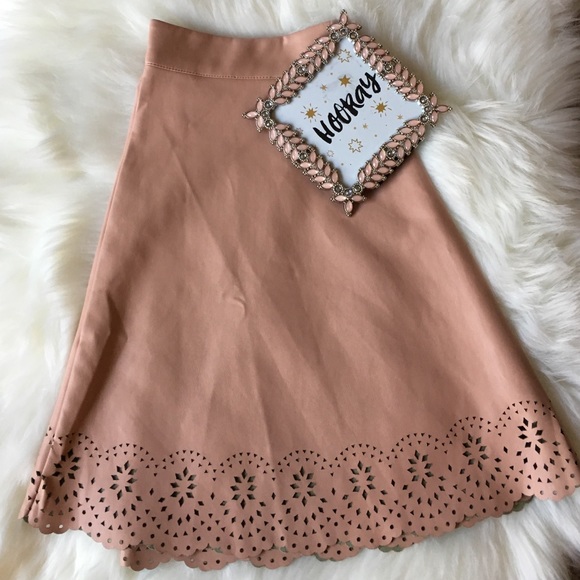Forever 21 Nude Mini Skirt - Picture 3 of 5