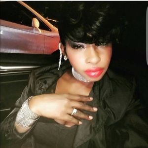 Meet your Posher, Lazina