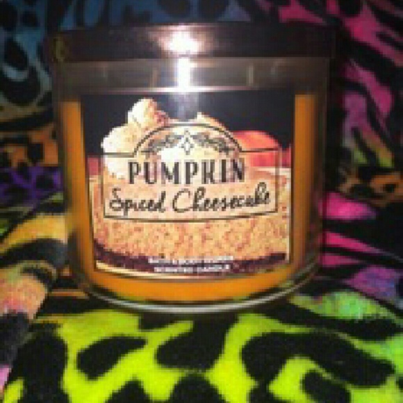 Final price Bath and body works 3 wick candle