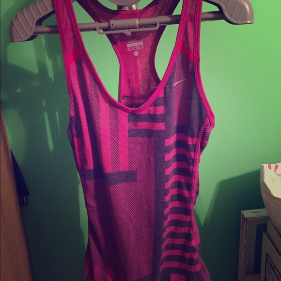 Nike tank