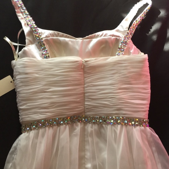 Long white formal dress - Picture 4 of 4