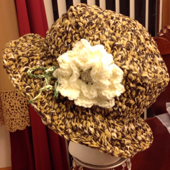 BUY IT NOW! HANDMADE ANIMAL PRINT FLEECE HAT - Picture 2 of 4