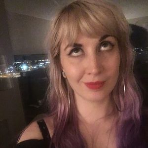 Meet your Posher, Caitlin