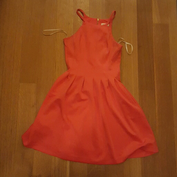 Dress - Picture 3 of 3