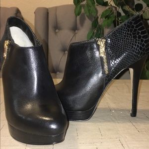 "NEW" Michael Kors York Ankle booties