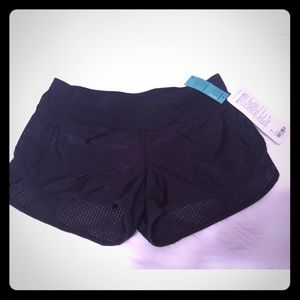 Lululemon black mesh speed shorts size 6